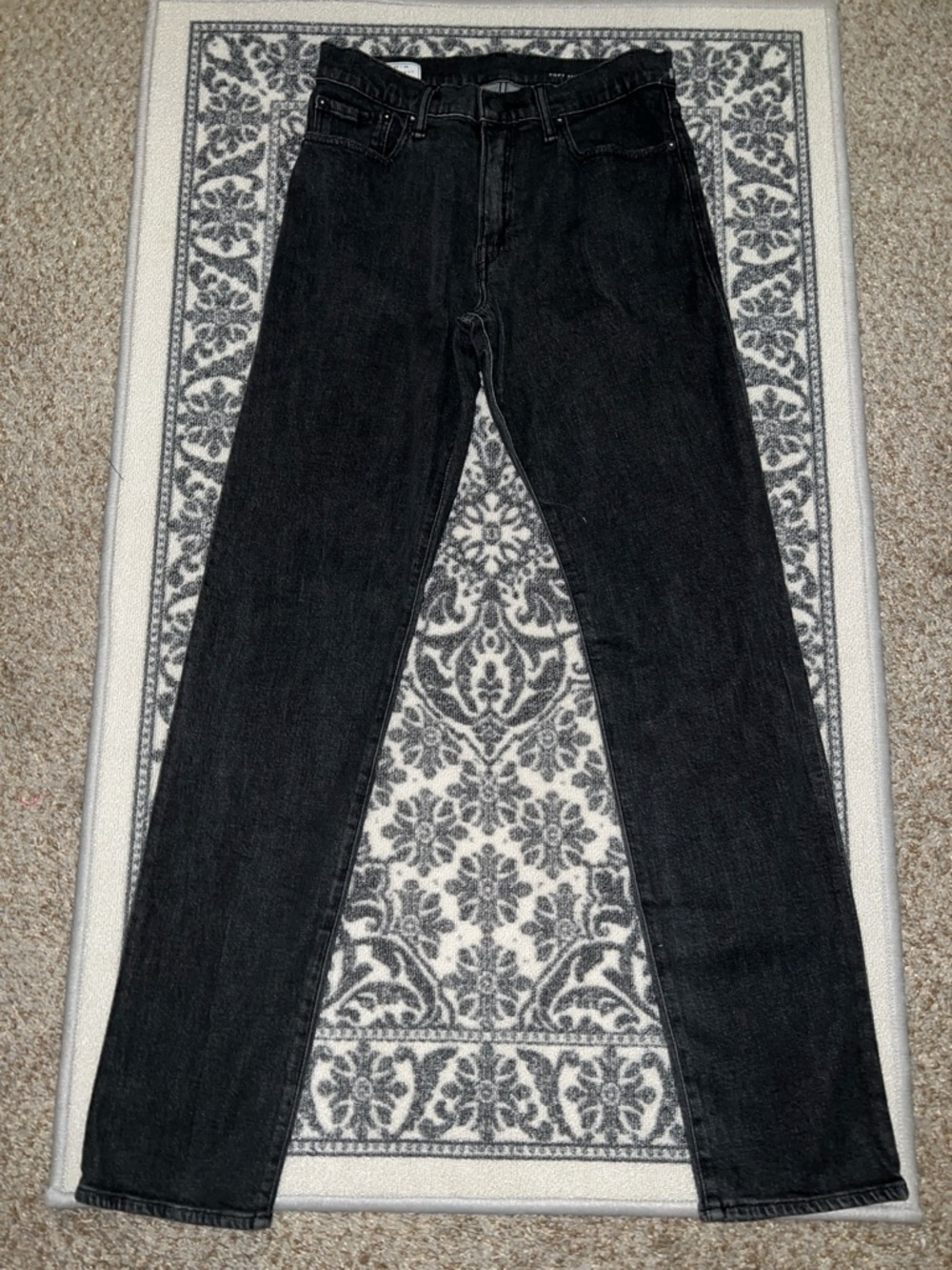 GAP Men’s Straight Leg Jeans